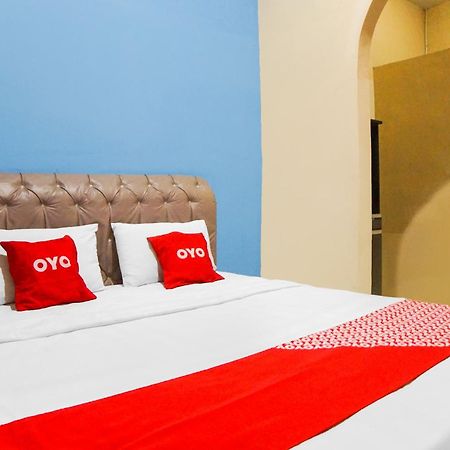 Oyo 92076 Sky Residence Cengkeh Медан Екстериор снимка
