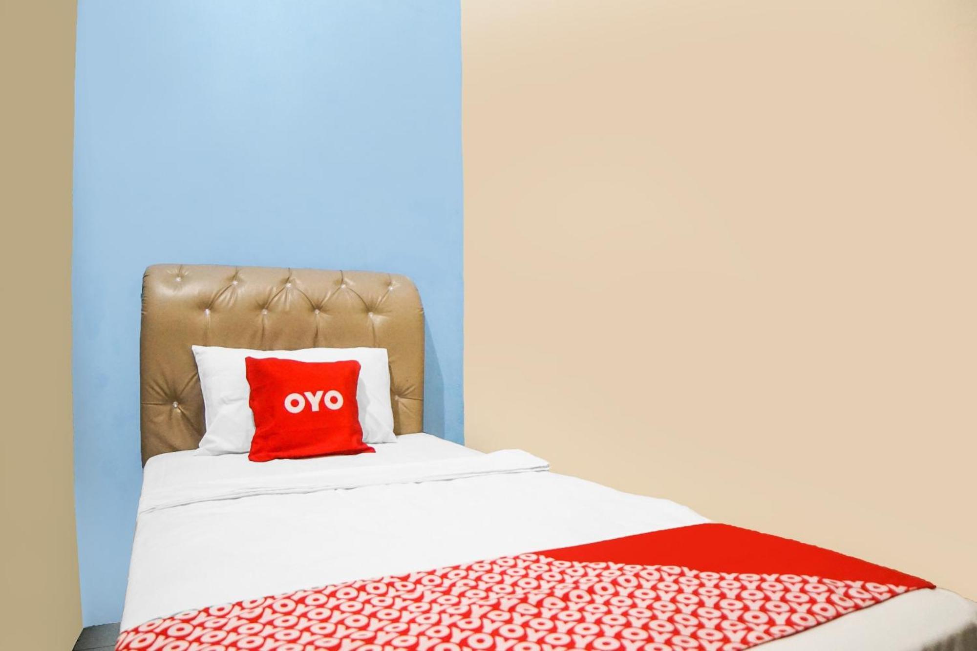 Oyo 92076 Sky Residence Cengkeh Медан Екстериор снимка