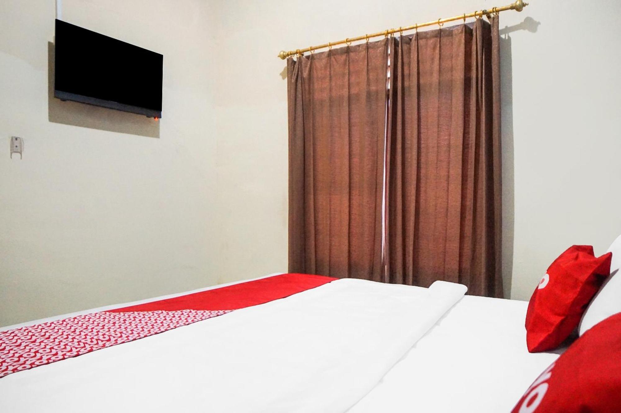 Oyo 92076 Sky Residence Cengkeh Медан Екстериор снимка