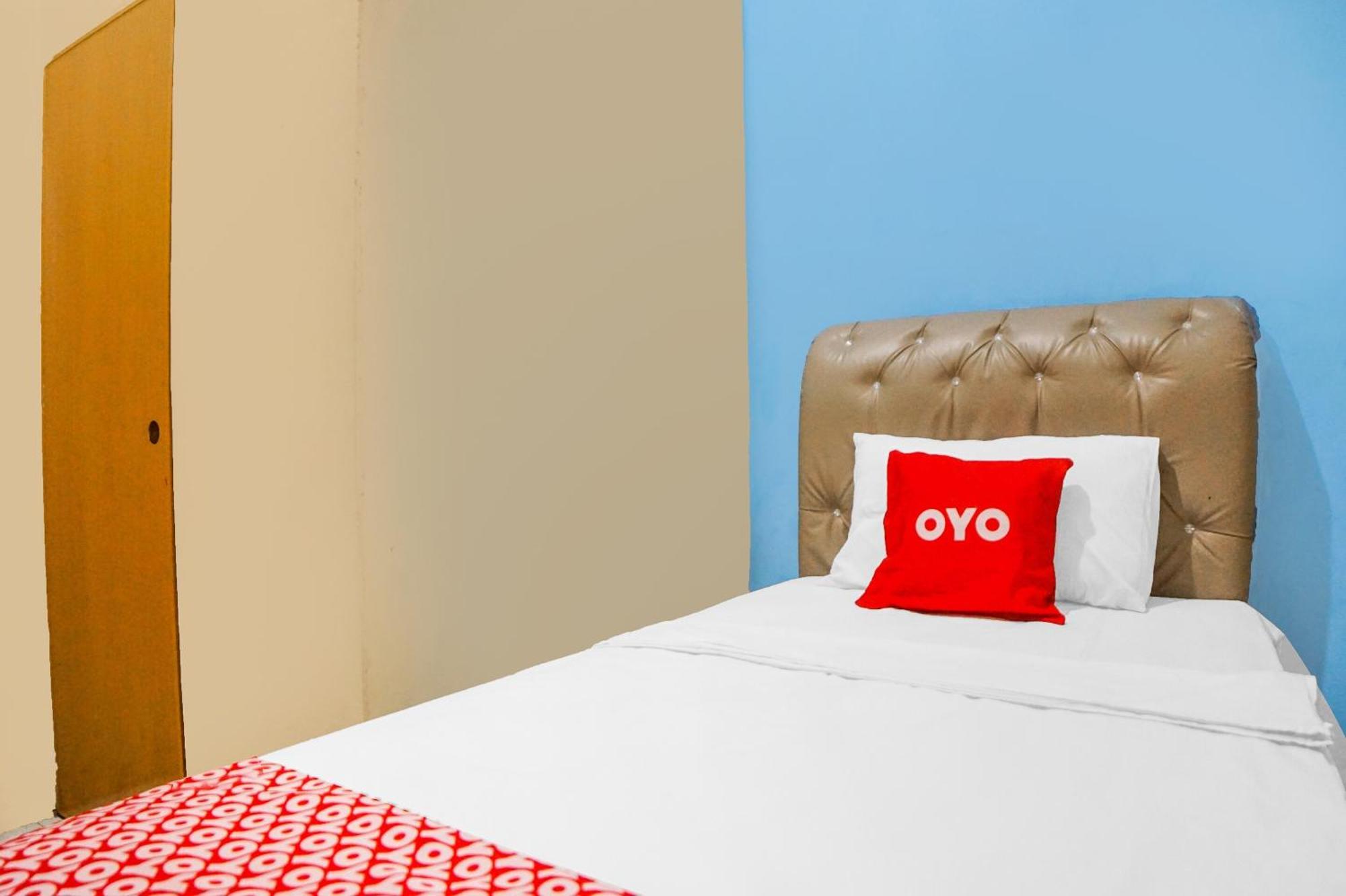 Oyo 92076 Sky Residence Cengkeh Медан Екстериор снимка