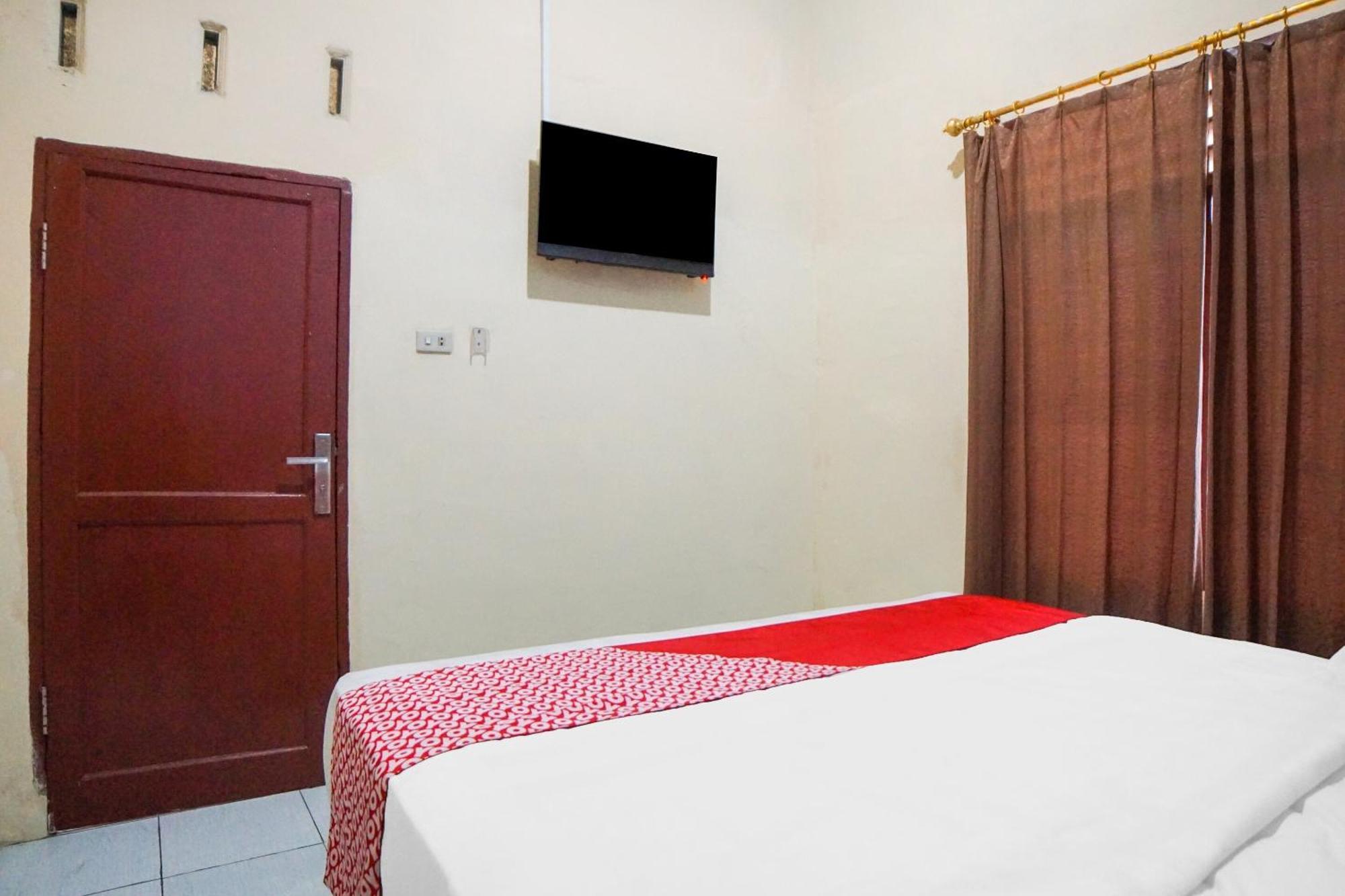 Oyo 92076 Sky Residence Cengkeh Медан Екстериор снимка