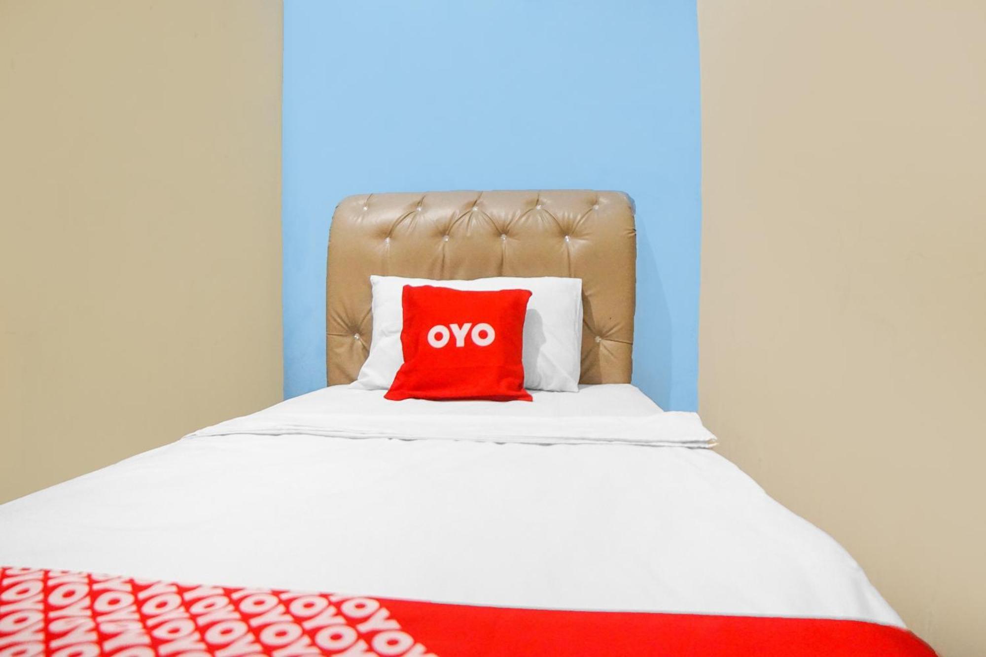 Oyo 92076 Sky Residence Cengkeh Медан Екстериор снимка